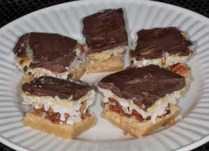 Layered Millionaire Bacon Bars | Prairie Fresh®