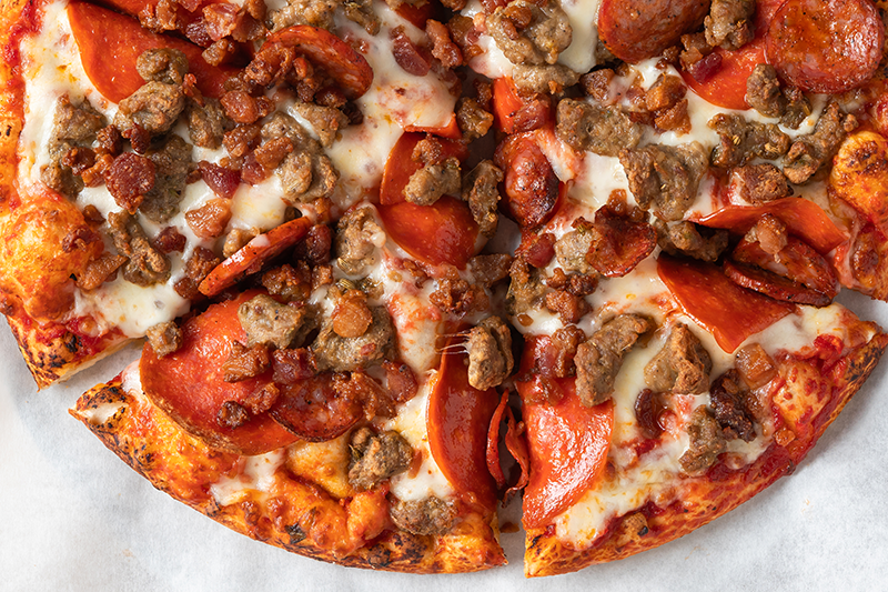 Grilled Pepperoni & Bacon Pizza