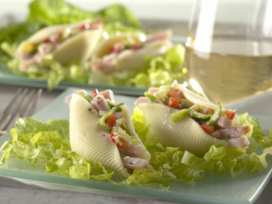 Bacon-Stuffed Shell Salad